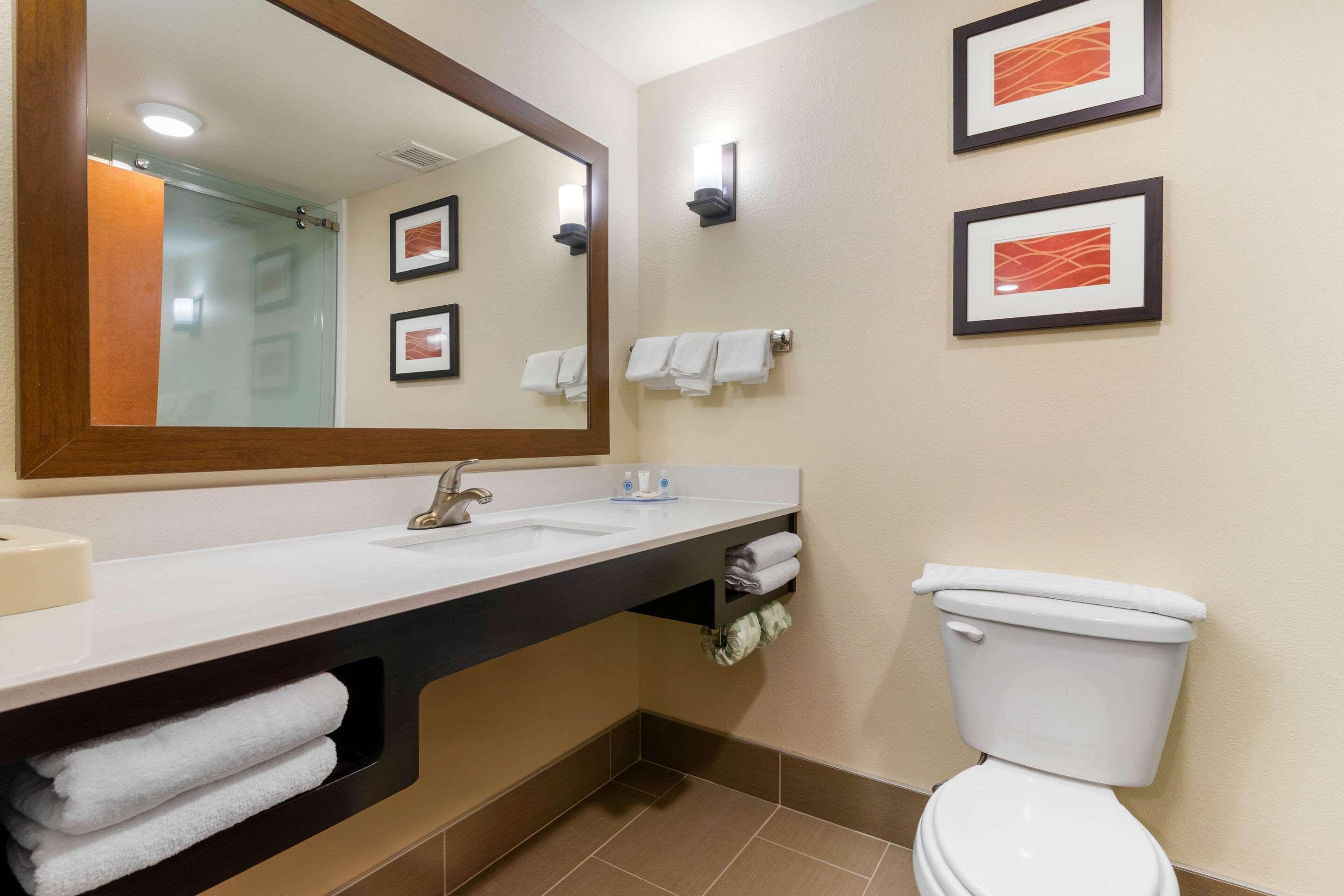 Comfort Inn & Suites Macon West Buitenkant foto