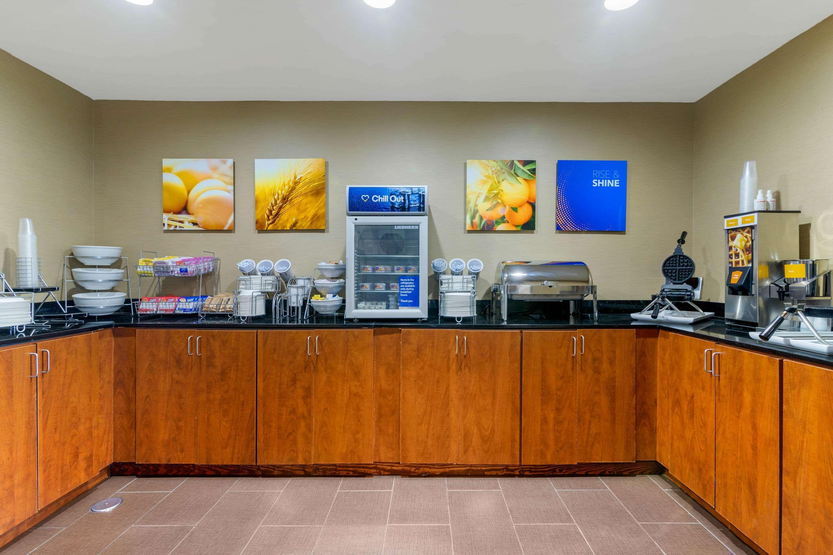 Comfort Inn & Suites Macon West Buitenkant foto